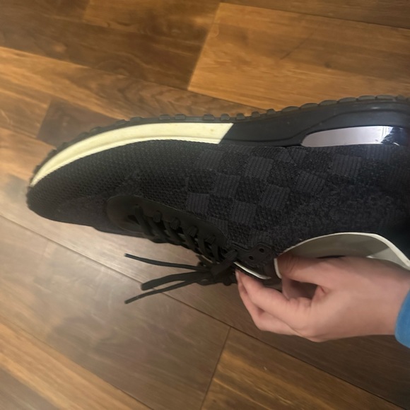 Men’s LOUIS VUITTON Runaway Sneakers - authentic, great condition - Picture 3 of 7